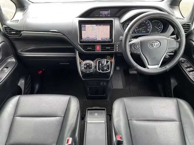 Toyota Esquaia 2015 photo 2