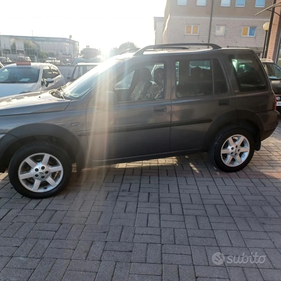 Land Rover Freelander 2005 photo 5
