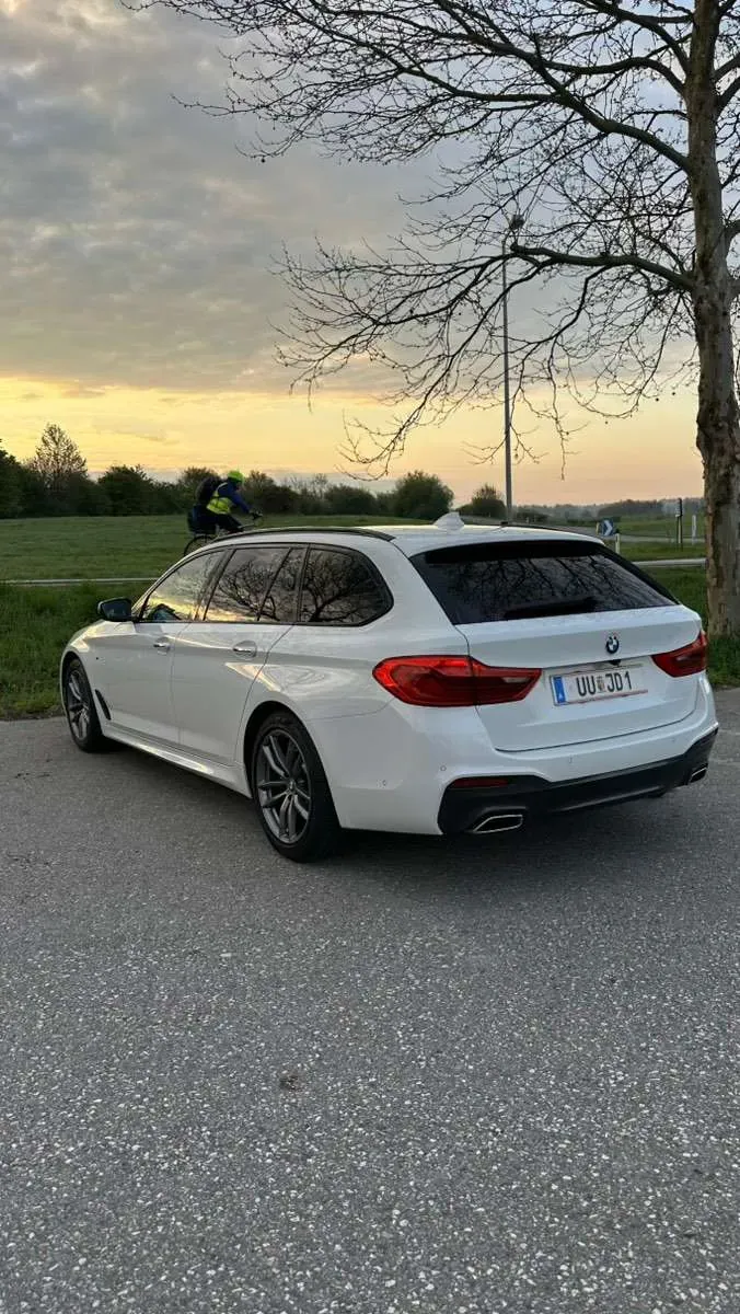 BMW 5 Series 2018 photo 2