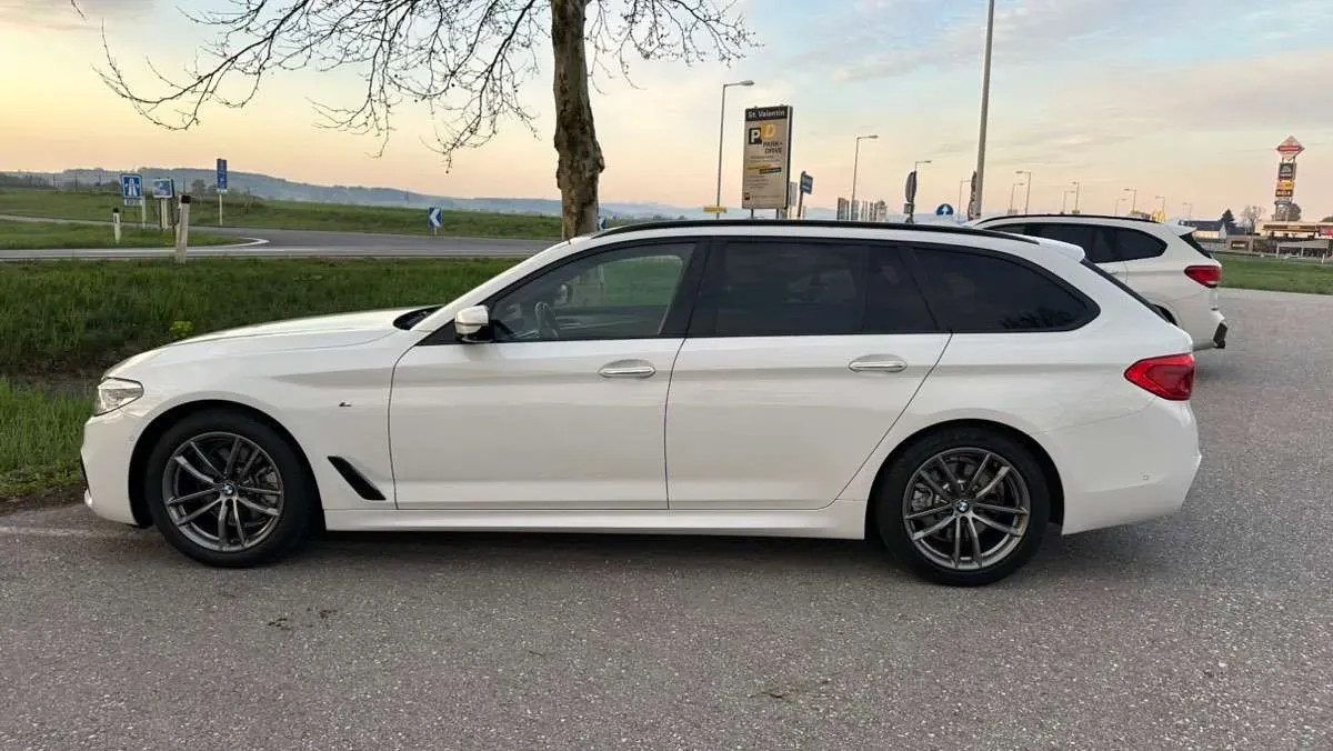 BMW 5 Series 2018 photo 3