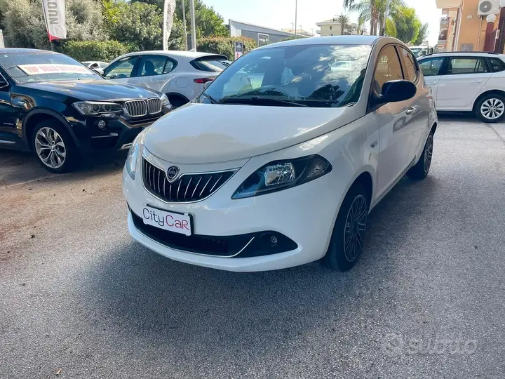 Lancia Ypsilon 2022 photo 2