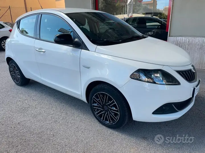 Lancia Ypsilon 2022 photo 3