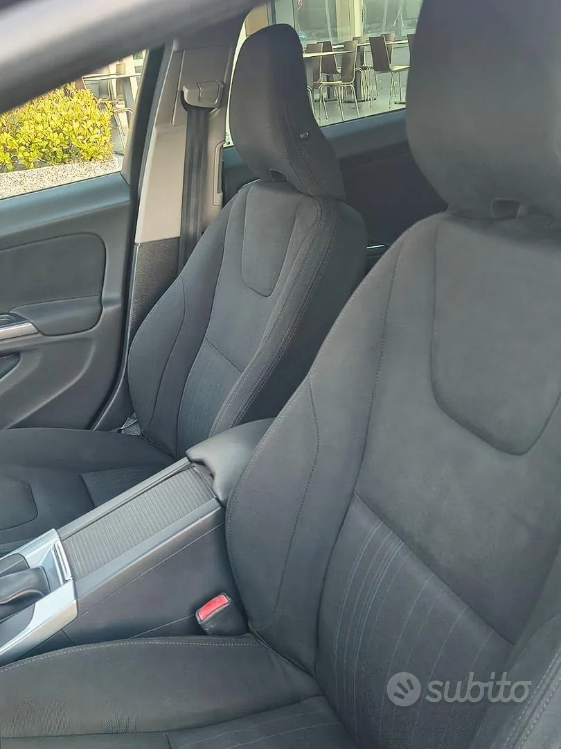Volvo V60 2013 photo 2