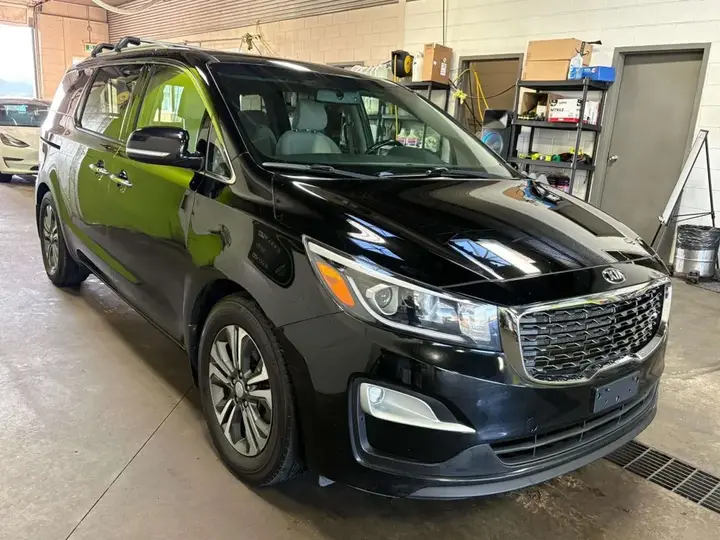 Kia Sedona 2020 photo 3
