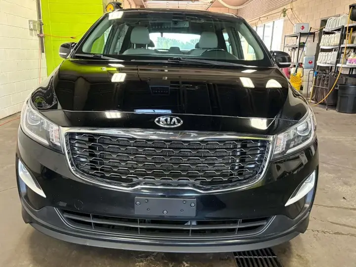 Kia Sedona 2020 photo 2