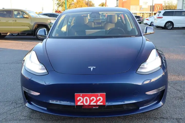 Tesla Model 3 2022 photo 2