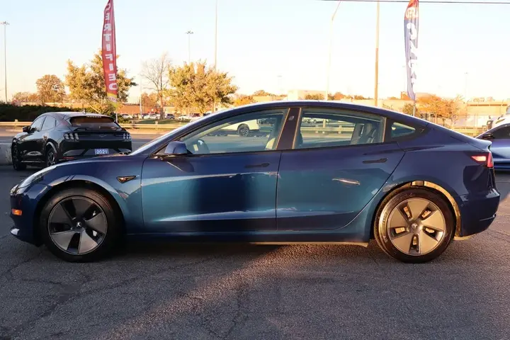 Tesla Model 3 2022 photo 4