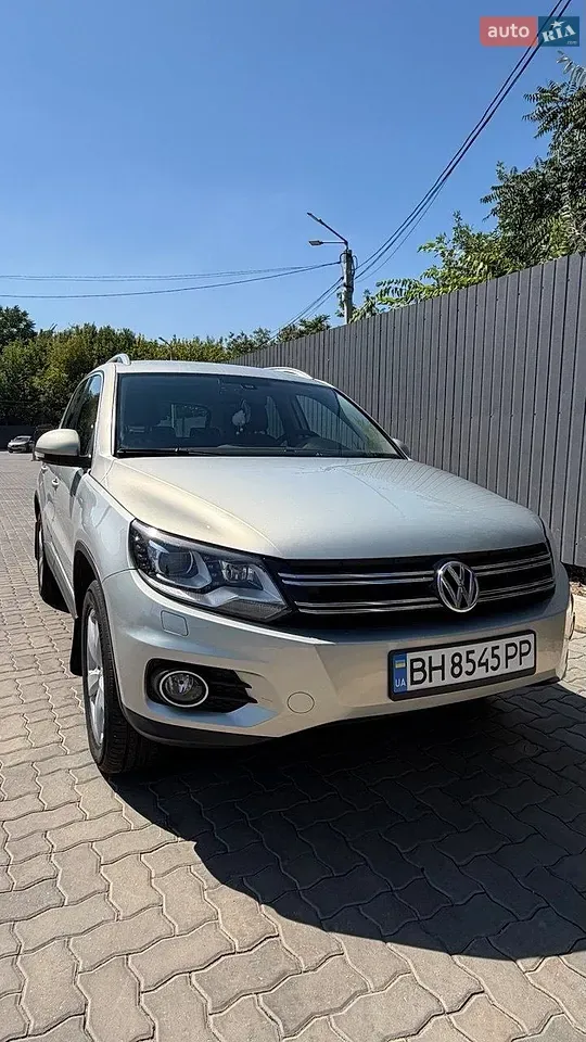 Volkswagen Tiguan 2012 photo 2