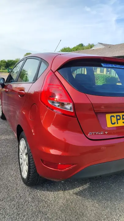 Ford Fiesta 2009 photo 2