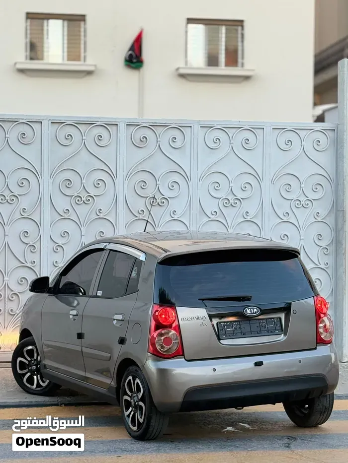 Kia Picanto 2010 photo 2