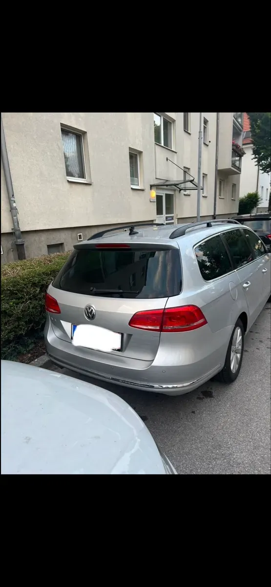 Volkswagen Passat 2012 photo 2