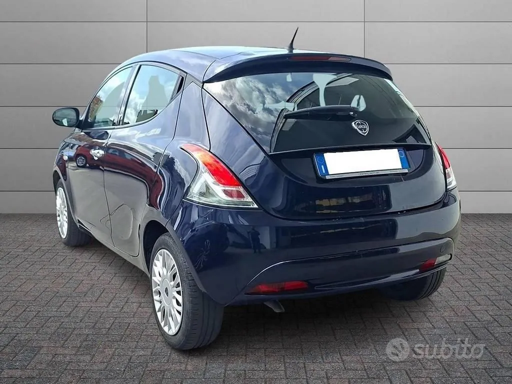 Lancia Ypsilon 2017 photo 2