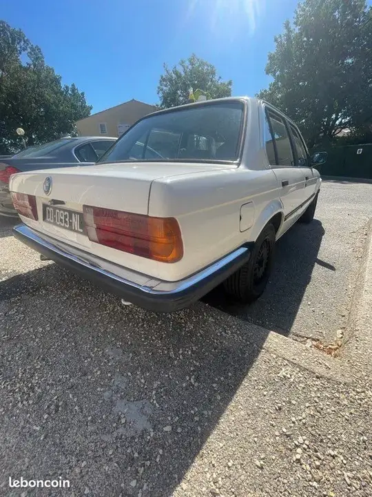 BMW 3 Series 1985 photo 2