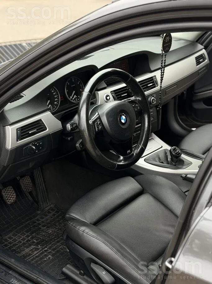 BMW 318 2007 photo 4