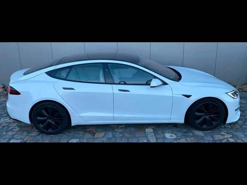Tesla Model S 2023 photo 4