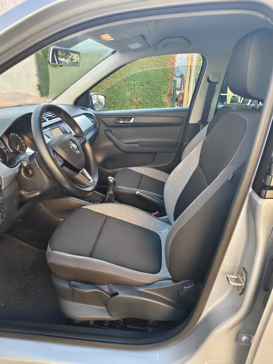 Skoda Fabia 2018 photo 2