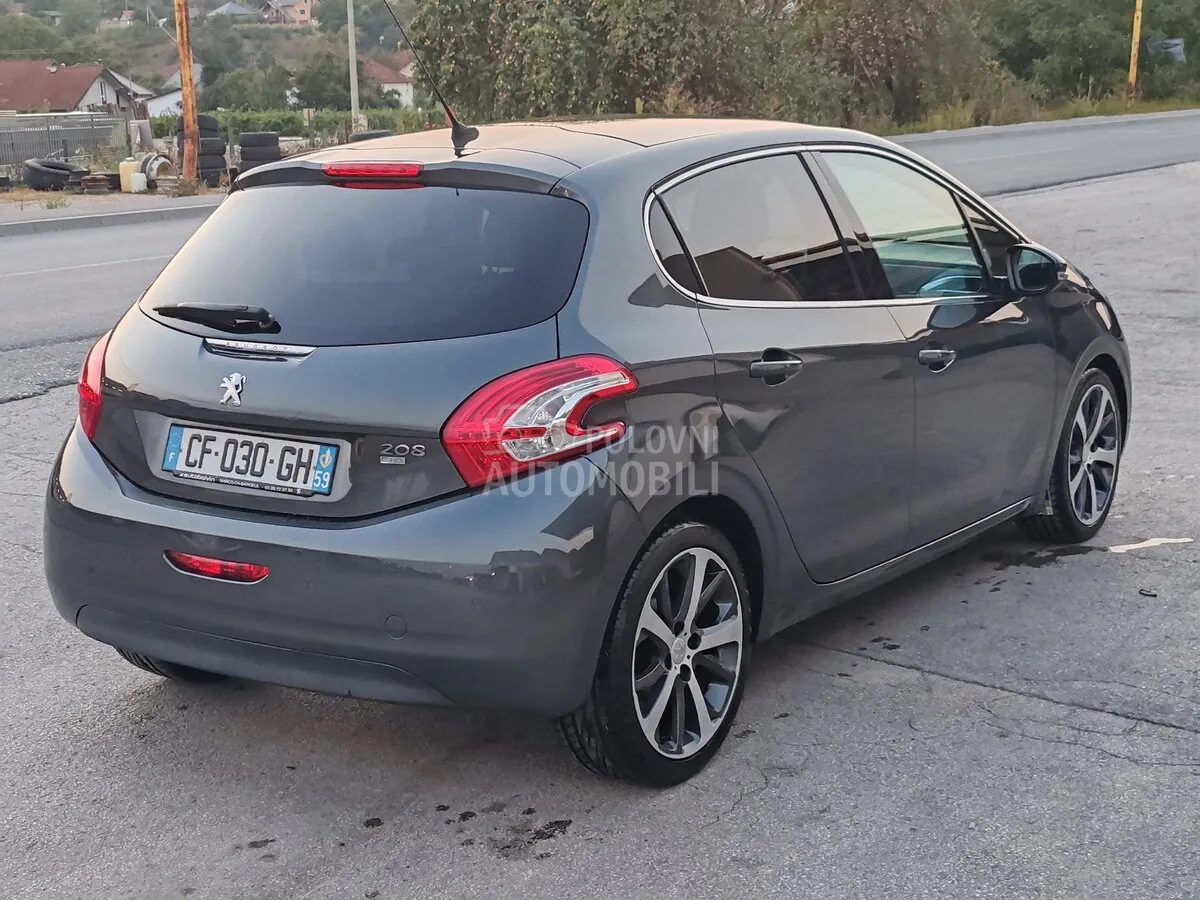 Peugeot 208 2012 photo 4