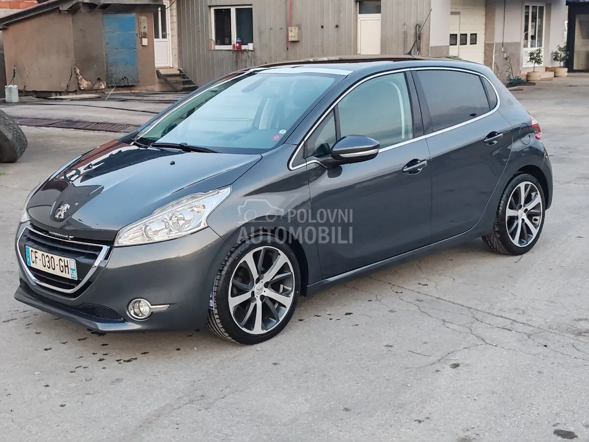 Peugeot 208 2012 photo 5