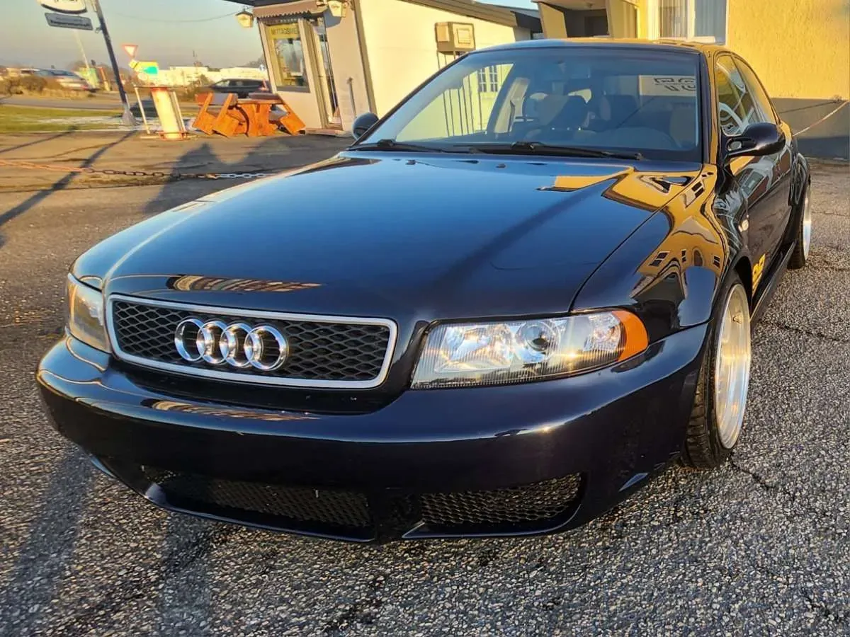 Audi A4 1995 photo 3
