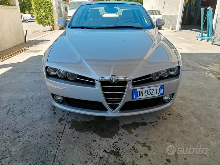 Alfa Romeo 159 2008 photo 2