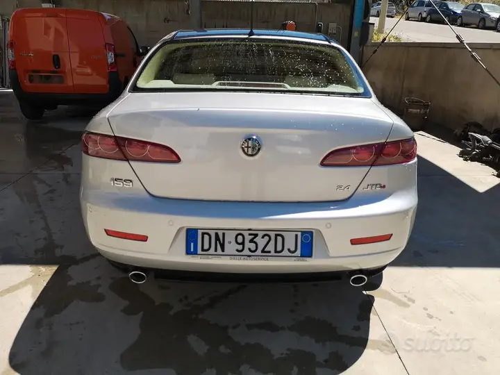 Alfa Romeo 159 2008 photo 5