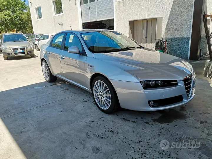Alfa Romeo 159 2008 photo 3