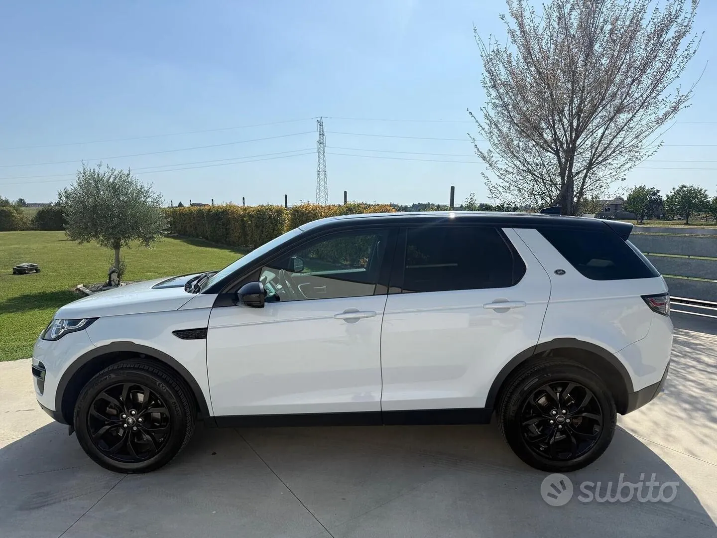 Land Rover Discovery Sport 2017 photo 2