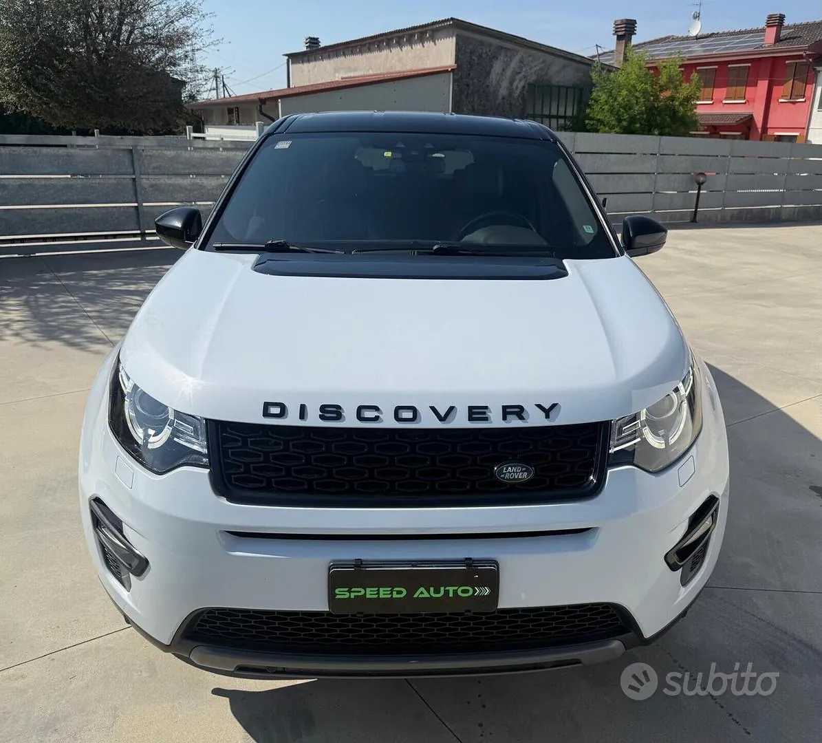 Land Rover Discovery Sport 2017 photo 5