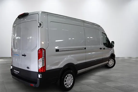 Ford Transit 2023 photo 2