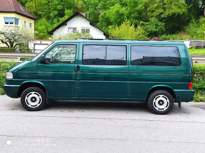 Volkswagen T4 1996 photo 2