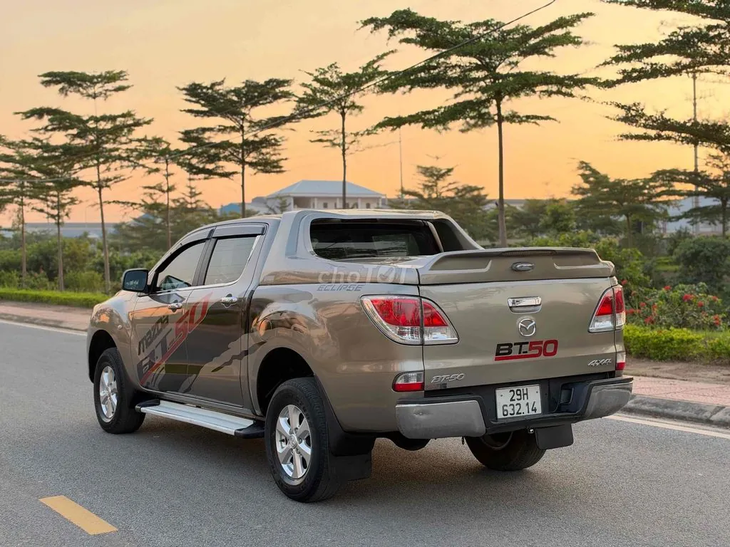 Mazda Bt-50 2014 photo 4