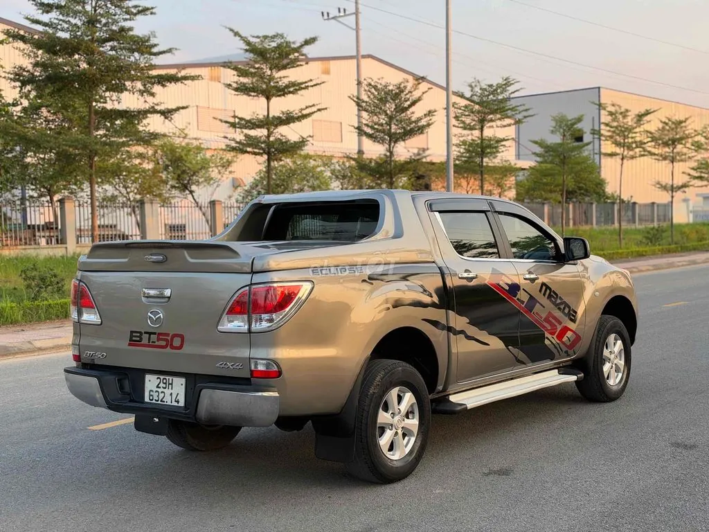 Mazda Bt-50 2014 photo 3