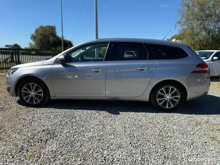 Peugeot 308 2015 photo 3