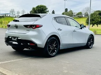 Mazda 3 2022 photo 3