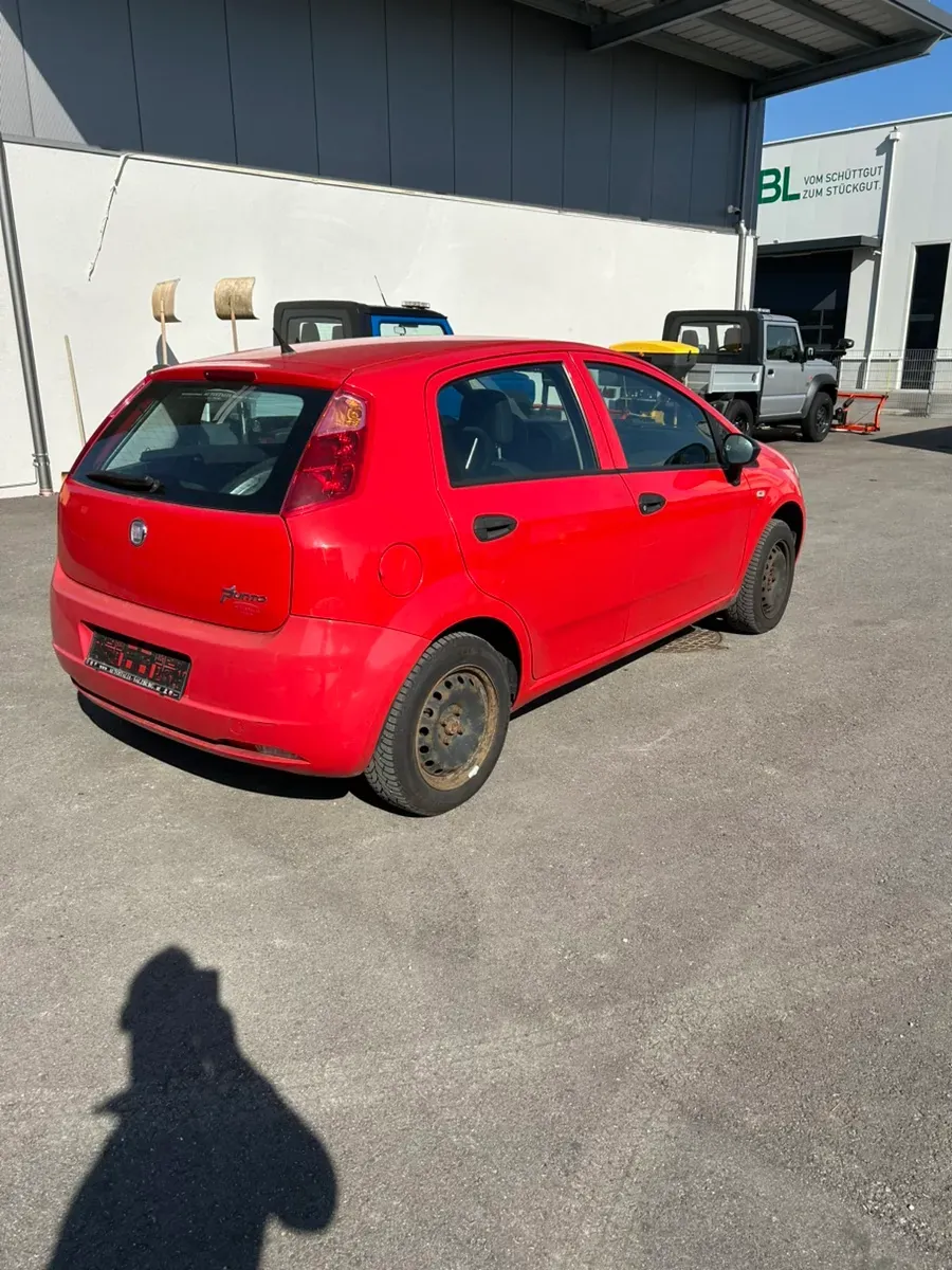 Fiat Punto 2009 photo 3