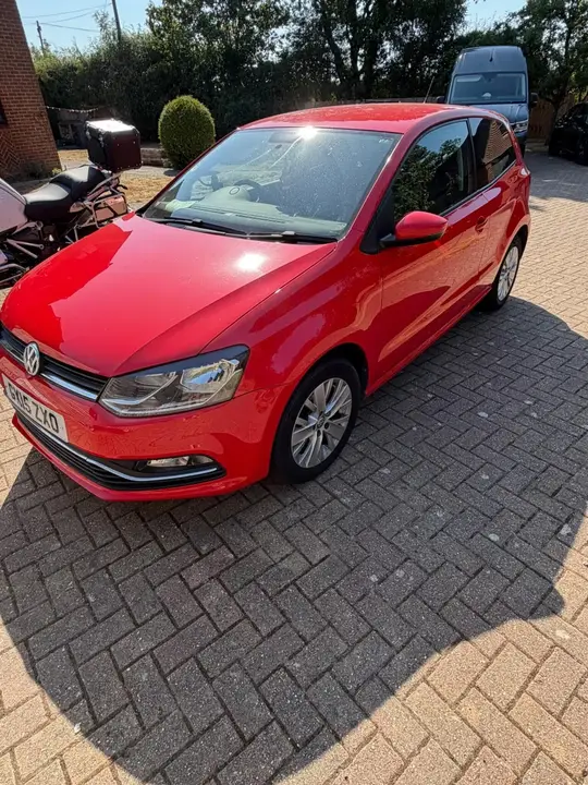 Volkswagen Polo 2015 photo 2