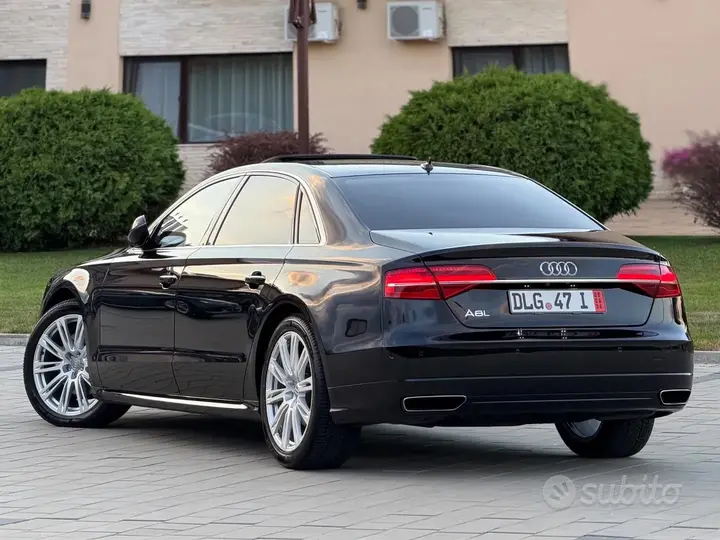 Audi A8 2017 photo 4