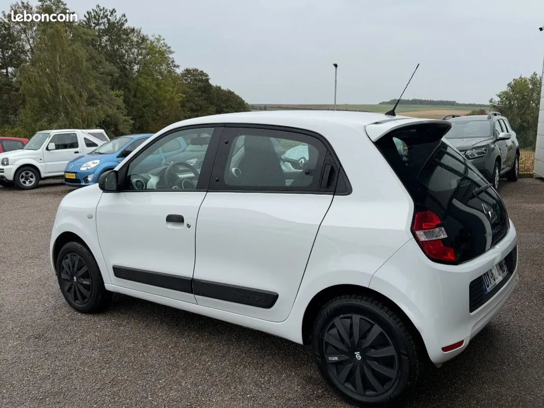 Renault Twingo 2015 photo 2