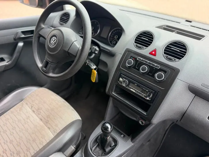 Volkswagen Caddy 2012 photo 2