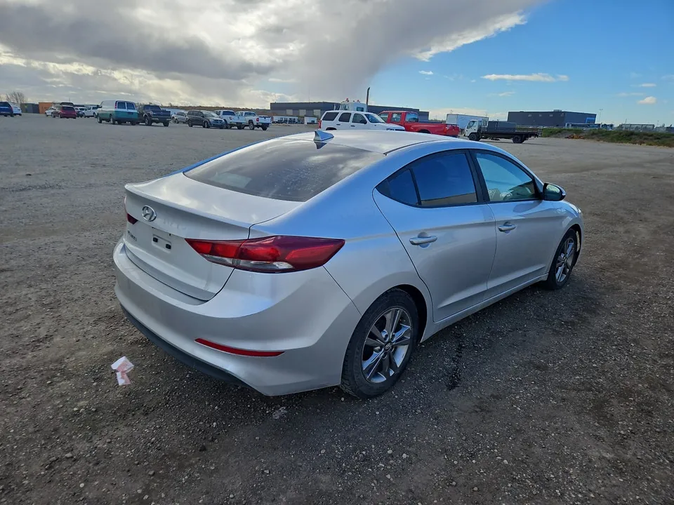 Hyundai Elantra 2018 photo 3