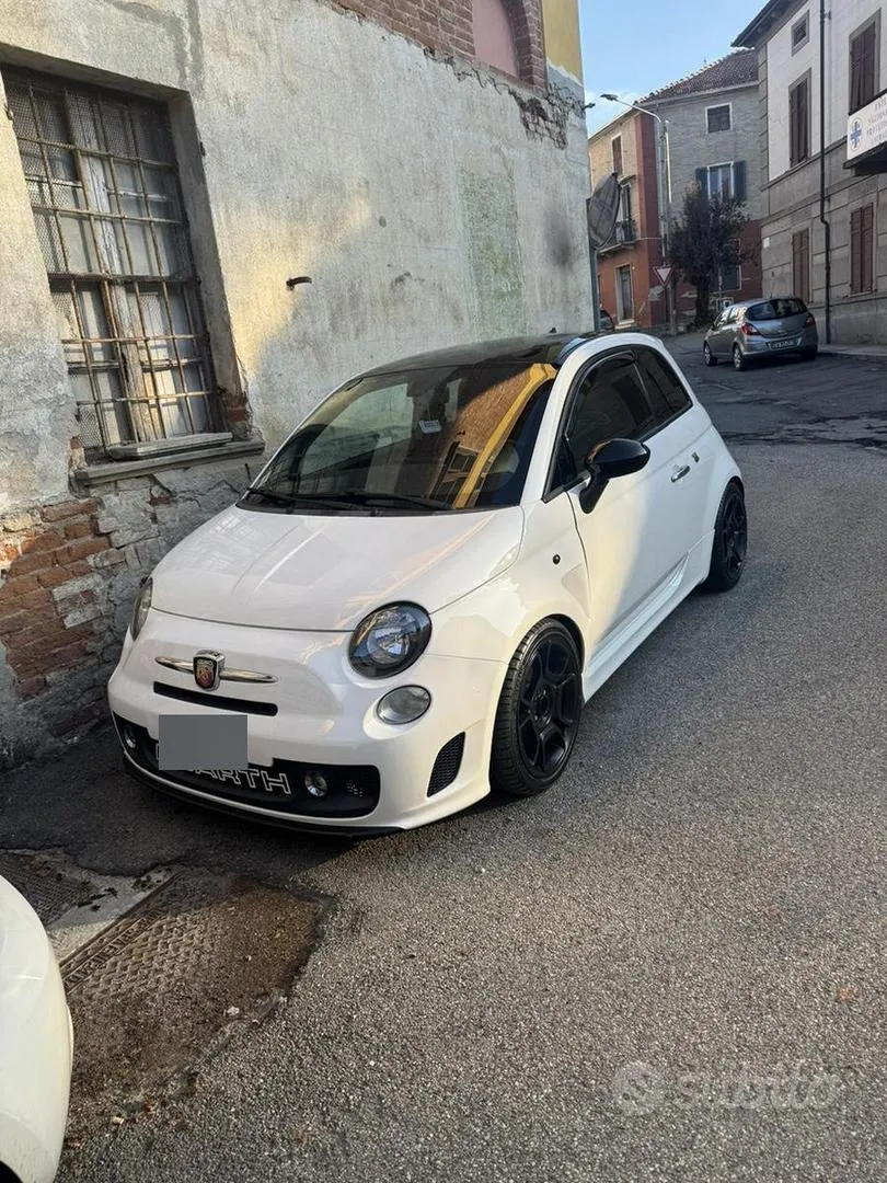 Abarth 500 2009 photo 2