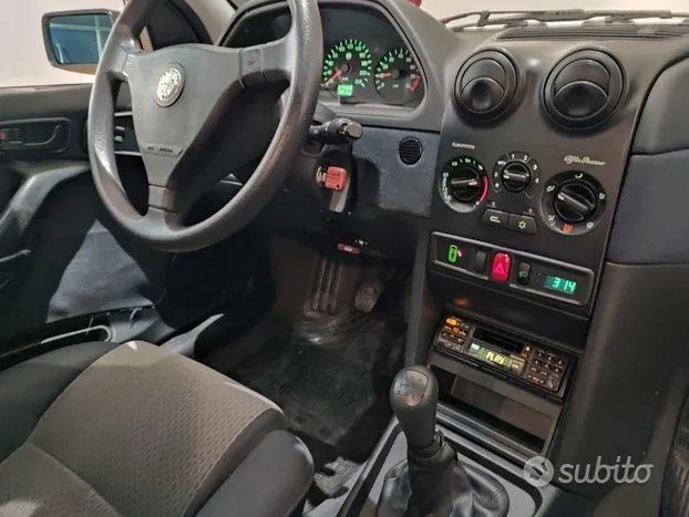 Alfa Romeo 146 1998 photo 5