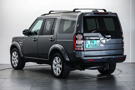 Land Rover Discovery 2015 photo 2