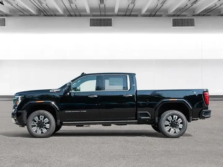 GMC Sierra 2500Hd 2026 photo 3