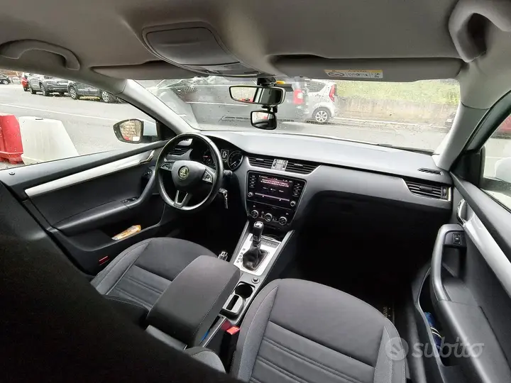 Skoda Octavia 2019 photo 2