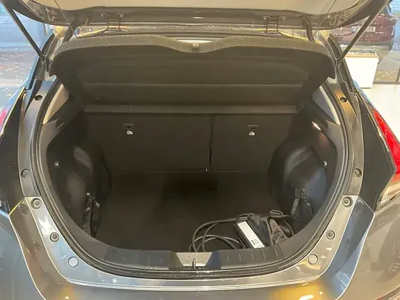 Nissan Leaf 2023 photo 4