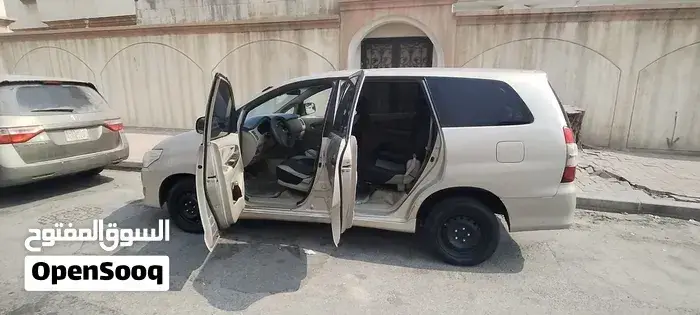 Toyota Innova 2015 photo 2