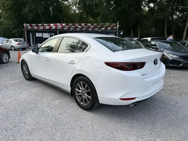 Mazda Mazda3 2019 photo 3