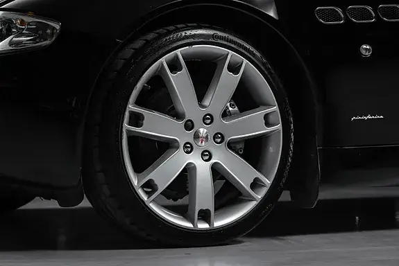 Maserati Quattroporte 2008 photo 3
