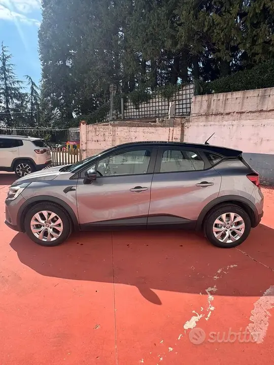 Renault Captur 2022 photo 2